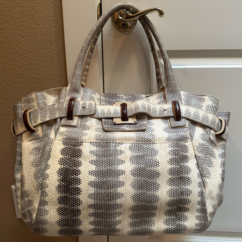 Authentic Salvatore Ferragamo Huge Apollonia Gray & Cream Bag